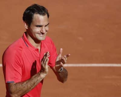 Roger Federer applauded