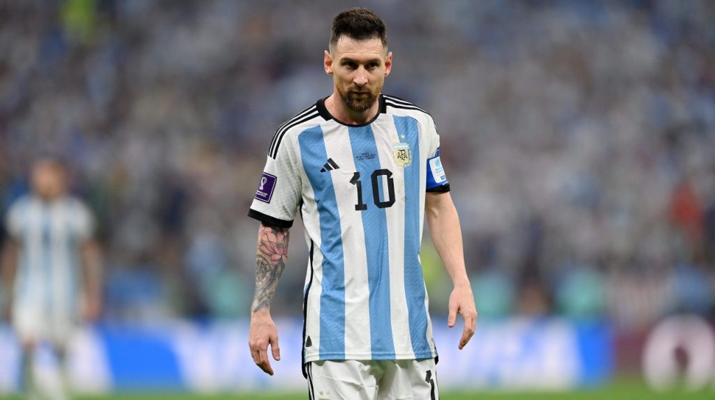 Las camisetas de Messi podrían generar 10 millones de dólares cuando se lance una línea de ropa.