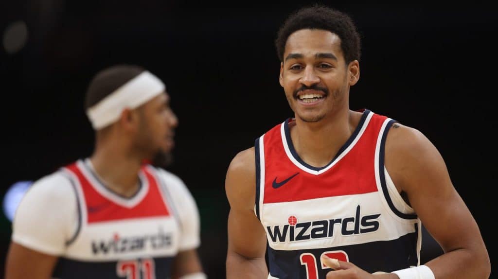 Los NBA Wizards sellan un acuerdo de parche de camiseta con la plataforma comercial Robinhood