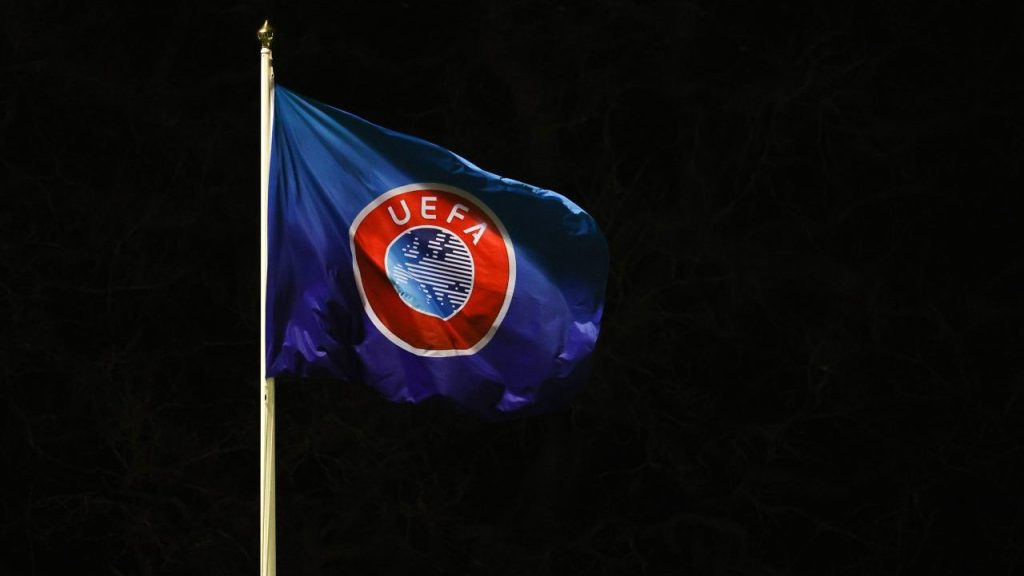 FIFA y UEFA fueron criticadas por reglas poco claras a la hora de decidir la Superliga