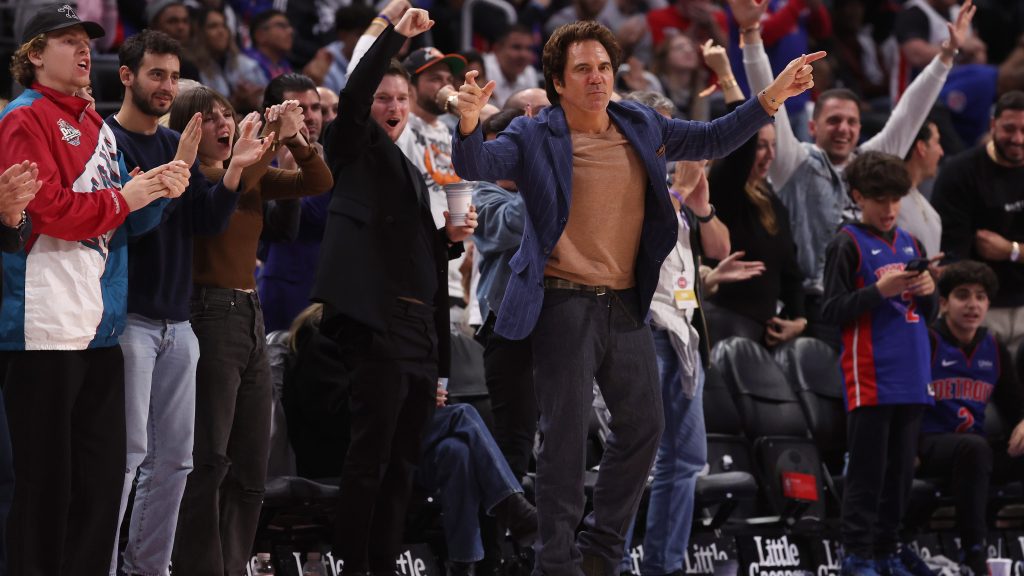 Por desgracia, el propietario de los Detroit Pistons, Tom Gores, tiene un proceso de pérdida muy poco común