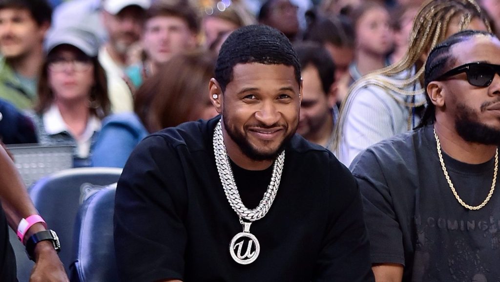 Usher, el dueño de los Cleveland Cavs, entró al Super Bowl en el entretiempo