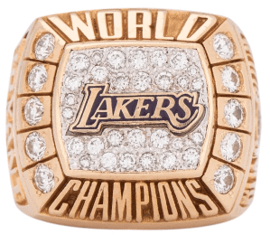 El anillo del campeonato 2000 de Kobe Bryant a subasta