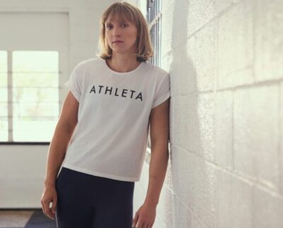 El Atleta Ha Agregado A La Olímpica Katie Ledecky Como Compañera De Vestimenta.