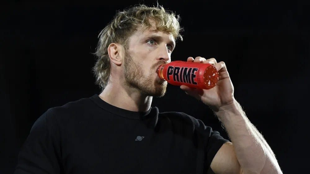 El patrocinio del ring mat de WWE vende la principal bebida deportiva de Logan Paul