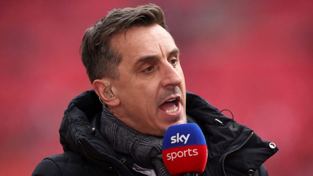 La ex estrella del Man United, Gary Neville, se ha unido a la plantilla del Consello.