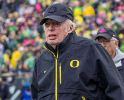 Oregon Negó 'Cualquier Control' Sobre La Colección De Neal Como Defensa Del Título Ix