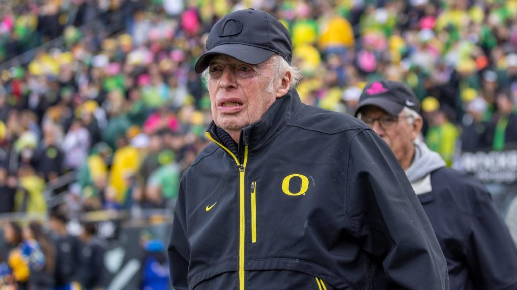 Oregon negó ‘cualquier control’ sobre la colección de Neal como defensa del Título IX