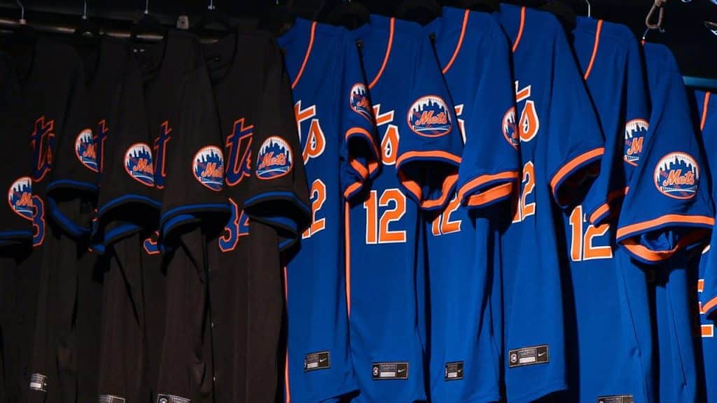 En medio de cambios en uniformes controvertidos, la MLBPA se une a Nike