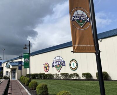 Harris, la organización deportiva juvenil Blitzer fundó el Diamond Nation Institute