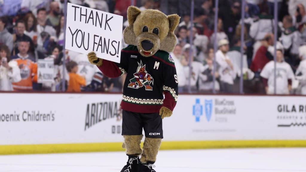 La NHL aprueba la venta de 1.200 millones de Coyotes a Utah Ryan y Ashley Smith