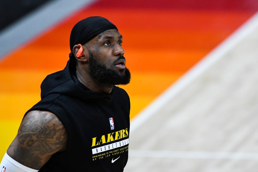 Spring Hill Company de LeBron James producirá la serie Hoops en VicTV