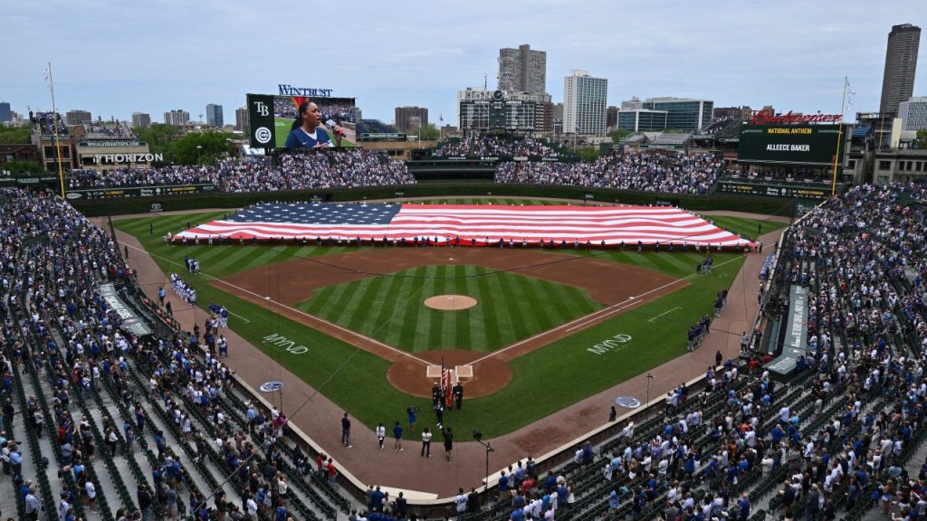 Los Cachorros demandan al propietario del techo Wrigley View por la venta de asientos