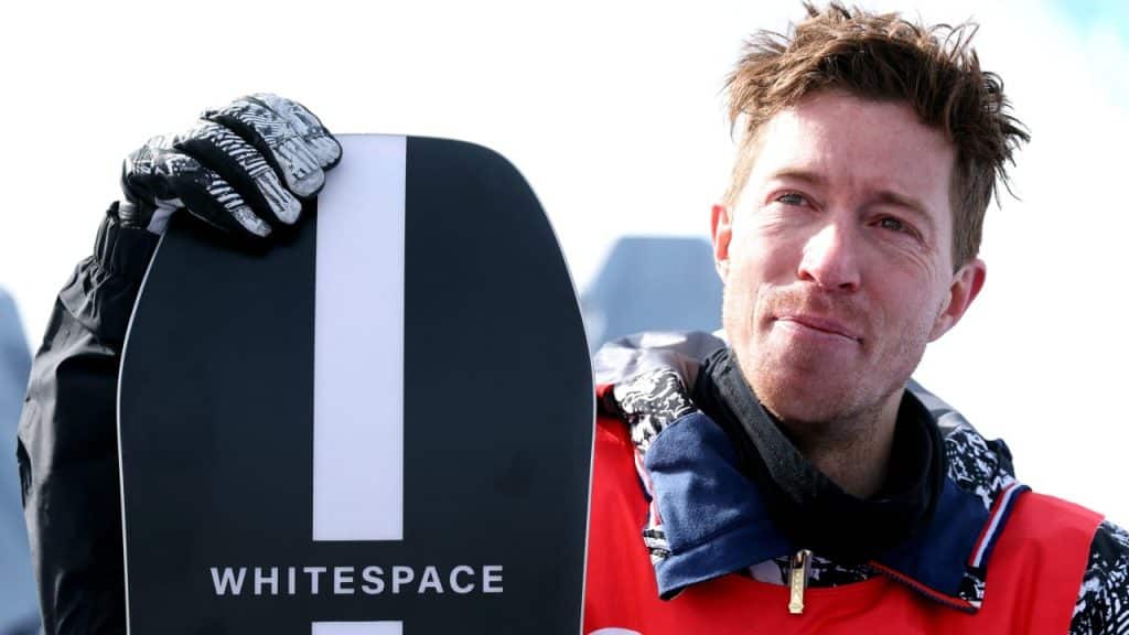 Shaun White inició su primera liga profesional de patinaje sobre hielo