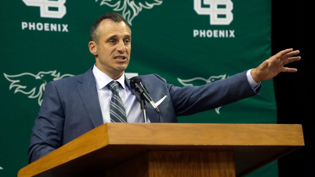 El contrato de Doug Gottlieb por 215.000 dólares entre la Universidad de Washington y Green Bay contiene un plan de «conflicto»