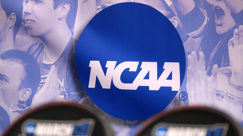 Los abogados del acuerdo de la NCAA quieren recortar los ingresos de los atletas