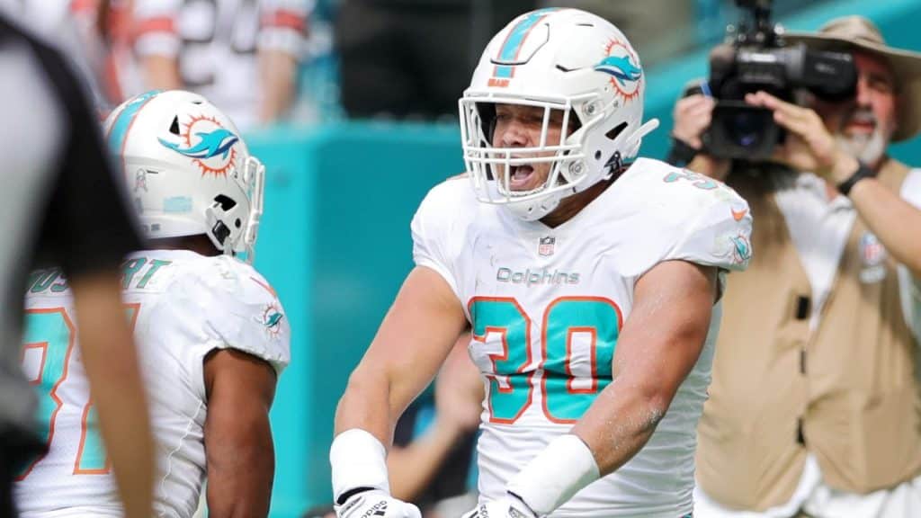 Alec Ingold de los Dolphins encontró una experiencia financiera que le abrió puertas