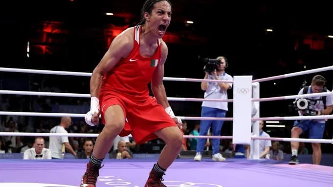 La boxeadora argelina Imane Khalif gana mientras continúa la racha olímpica de género