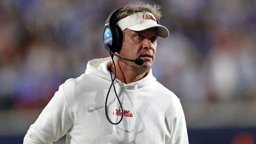 Lane Kiffin tuiteó una demanda de un titular de derechos de autor demasiado entusiasta