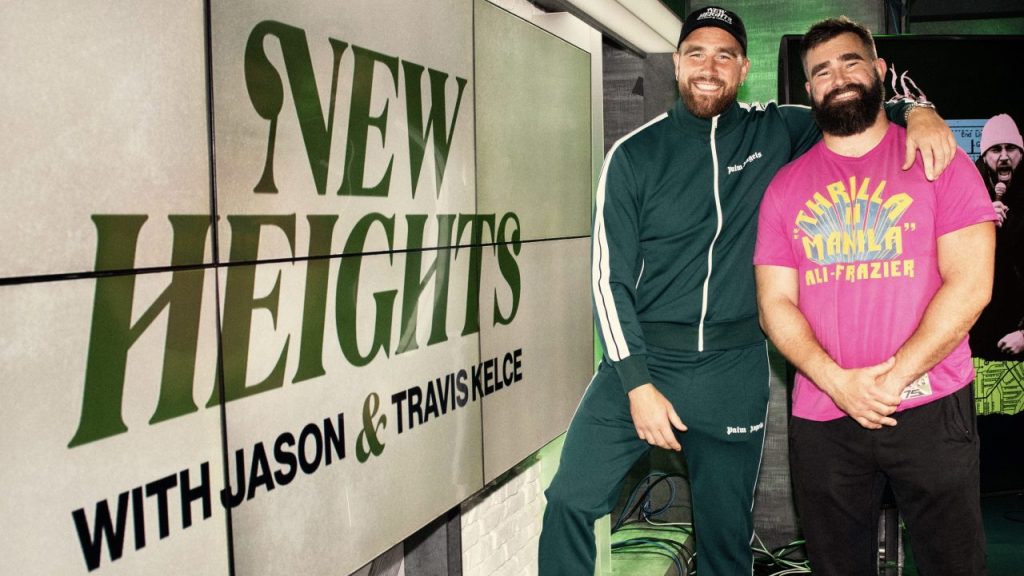 Travis y Jason Kelce hacen maravillarse con el podcast ‘New Heights’