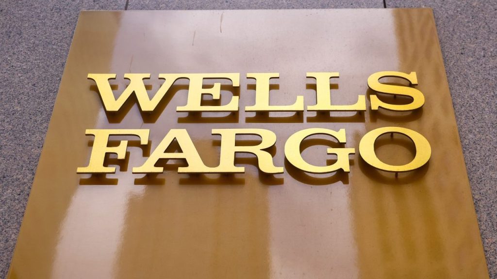 Wells Fargo contrata al ejecutivo de banca deportiva Peter Dorfman de Trust.