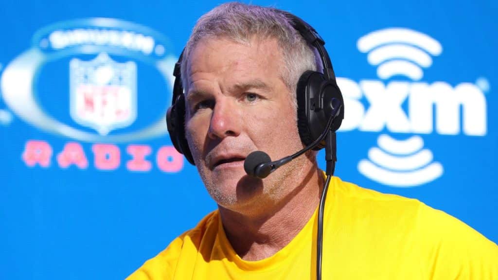 Brett Favre busca estímulo en el manual legal de Sarah Palin