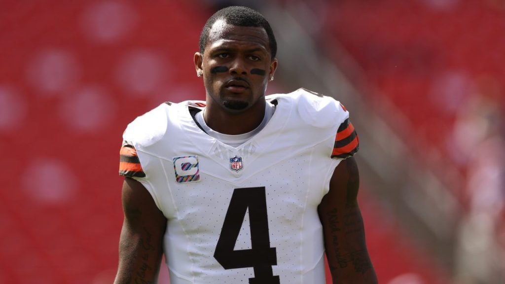 El acuerdo de Watson podría evitar que los Browns cancelen su contrato.