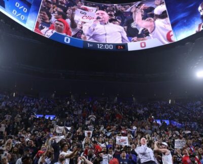 Intuit Dome Se Abre Con Enemigos Clipper En La Pared.