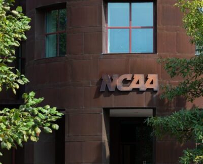 La Ncaa Pronto Estará &Quot;Totalmente Libre De Deudas&Quot; Por Primera Vez En Una Década.