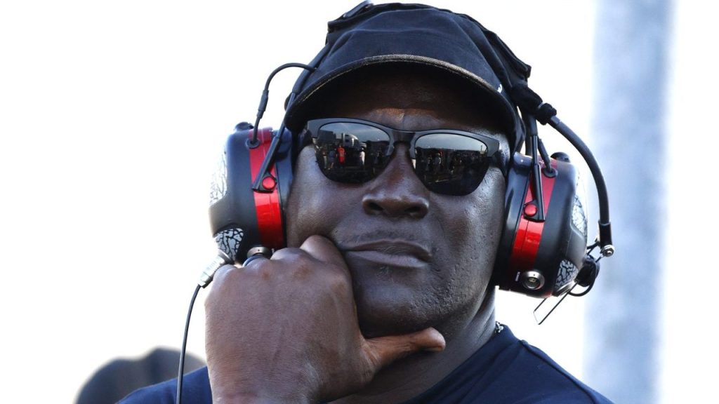 Michael Jordan y NASCAR se sumaron a la disputa con escritos antimonopolio