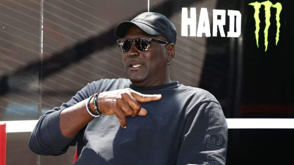 NASCAR avanza hacia la demanda antimonopolio de Michael Jordan fuera de la pista