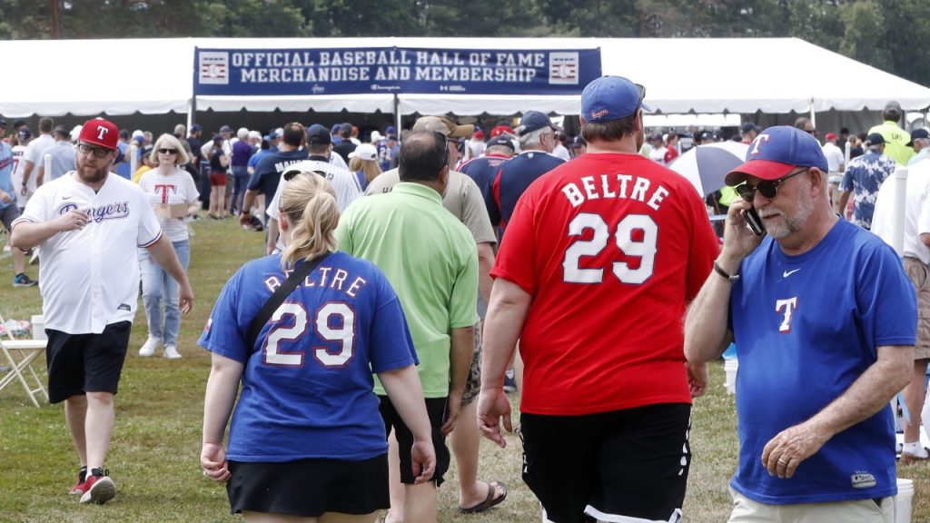 El Salón de la Fama del Béisbol ha sufrido pérdidas pero dice que está mejorando sus finanzas.