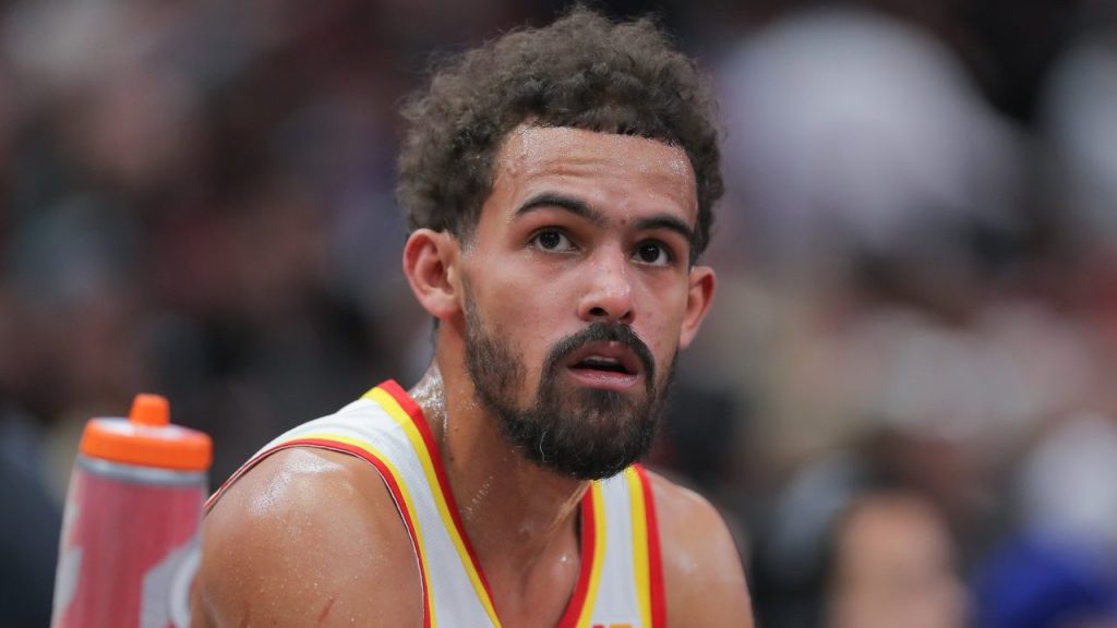 Los Atlanta Hawks multaron a la estrella en funciones Trae Young con 100.000 dólares.