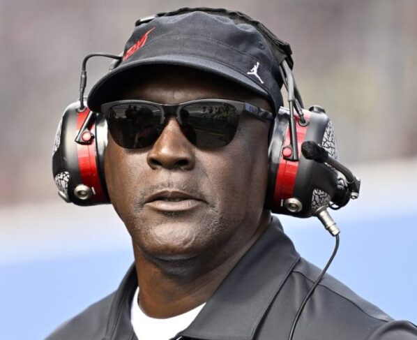 Mientras continúa la demanda, Michael Jordan y NASCAR llegan a un acuerdo