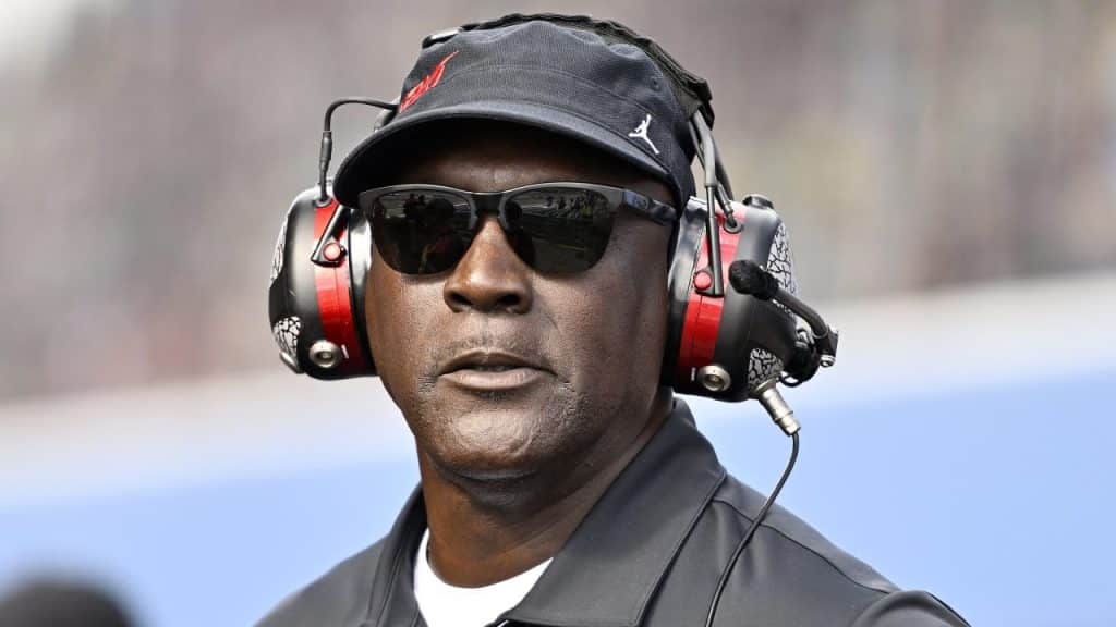 Mientras continúa la demanda, Michael Jordan y NASCAR llegan a un acuerdo