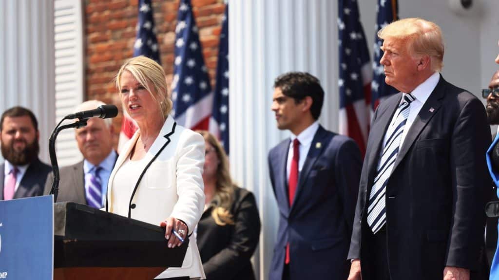 Pam Bondi podría revolucionar el deporte como fiscal general.