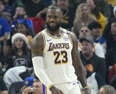 Cuando LeBron James cumplió 40 años, sus ganancias en la NBA superaron los 1.500 millones de dólares