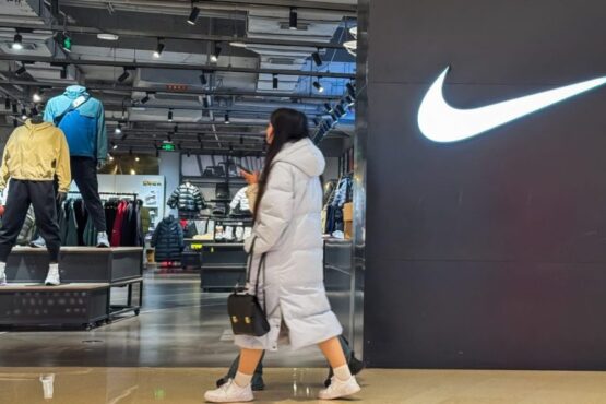 Ganancias de Nike en el segundo trimestre, los ingresos disminuyeron pero superaron las estimaciones.