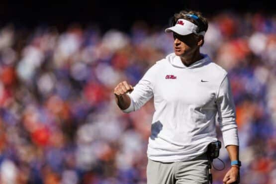 Len Kiffin gana demanda por derechos de autor de 'Shakedown'