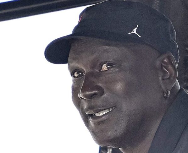 Michael Jordan critica a NASCAR por 'culpar a las víctimas' en una demanda antimonopolio