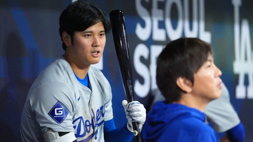 Otani en la corte para recuperar las tarjetas de béisbol de Mizuhara