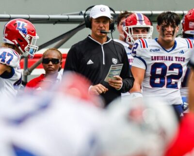 Tienda Marshall Bowl $ 25,000 en Los Ángeles. Mantiene el bolsillo del entrenador técnico.