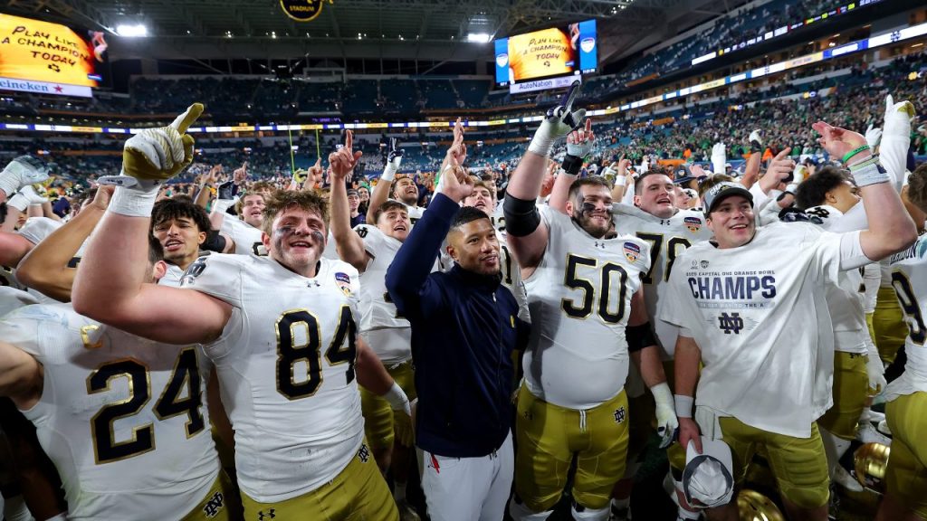 El pago del CFP de 20 millones de dólares a Notre Dame ya la convierte en ganadora.