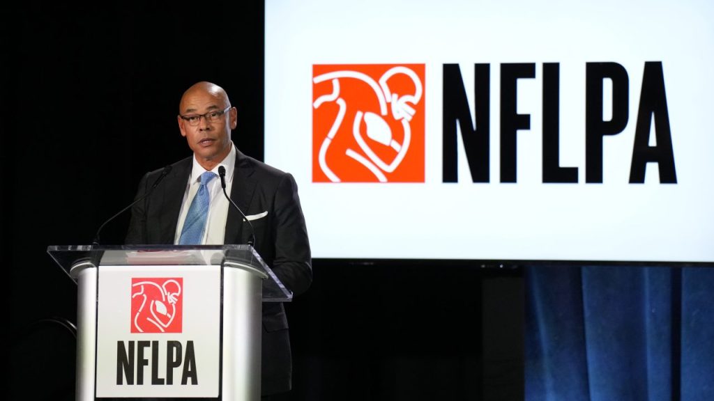 La NFLPA finaliza el año fiscal 24 con mil millones de dólares en activos, un gran pago a exlíderes y abogados